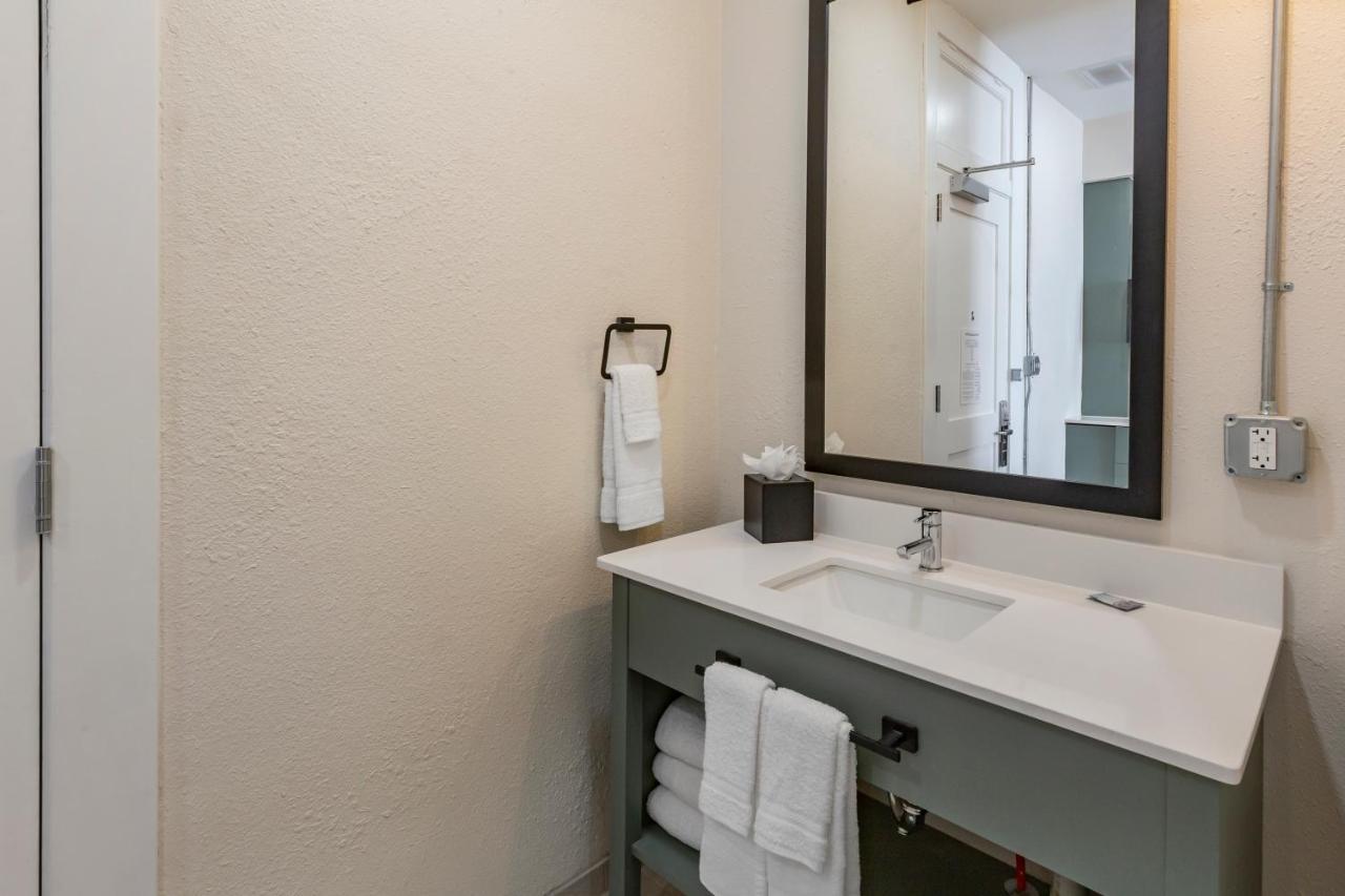 Inn At Blackstone Ngoại thất bức ảnh